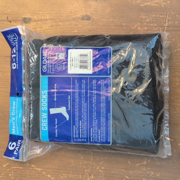 Gildan Men's Crew Socks - Classic Black - Picture 2 of 2